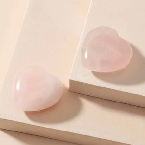 One piece rose quartz heart